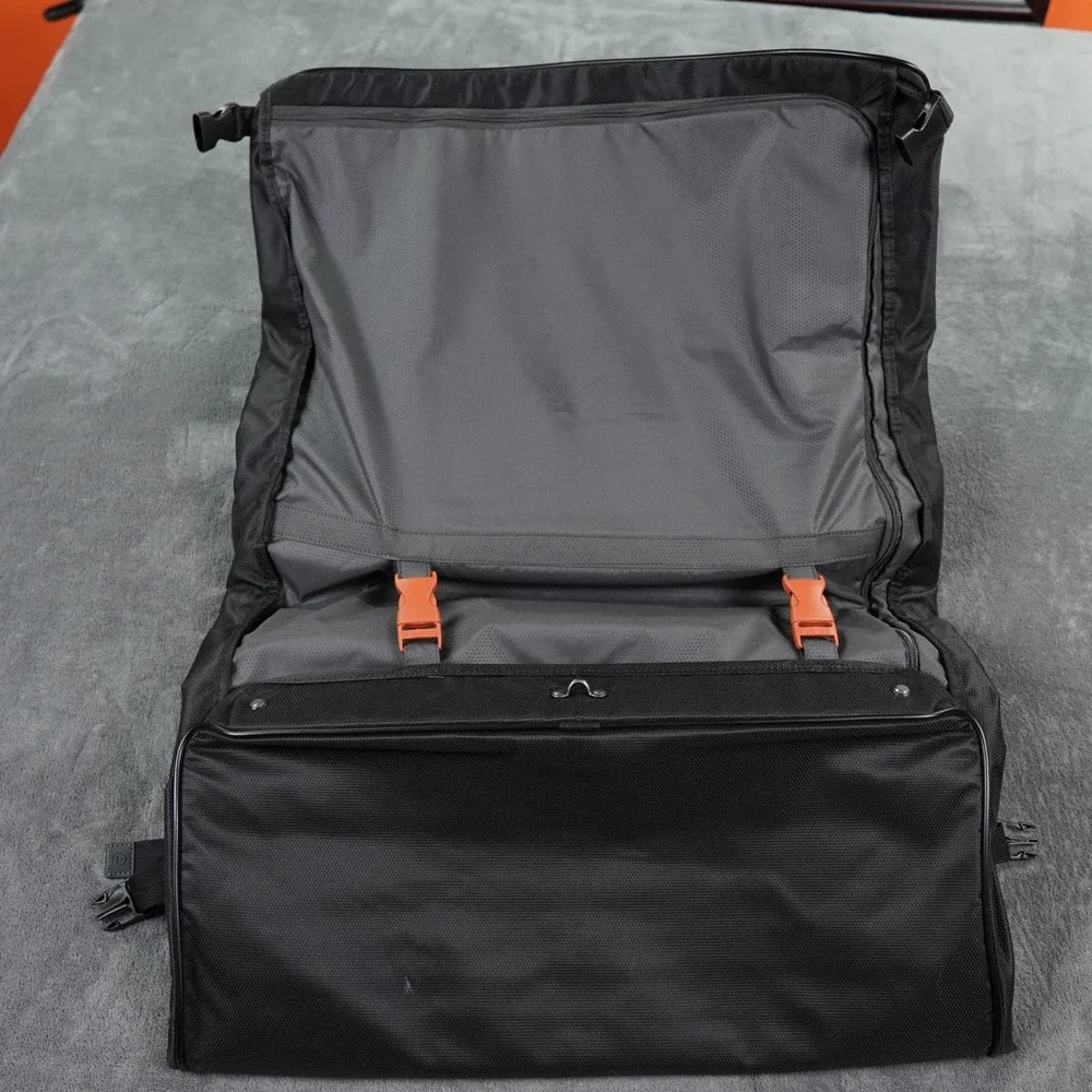 Tumi tech essential